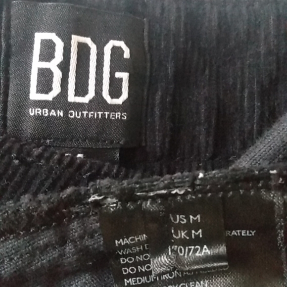BDG URBAN OUTFITTERS BLACK CORDUROY BUTTON FRONT MINI SKIRT SIZE MEDIUM - Picture 9 of 9